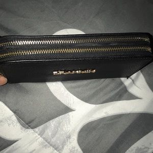 Brahmin wallet